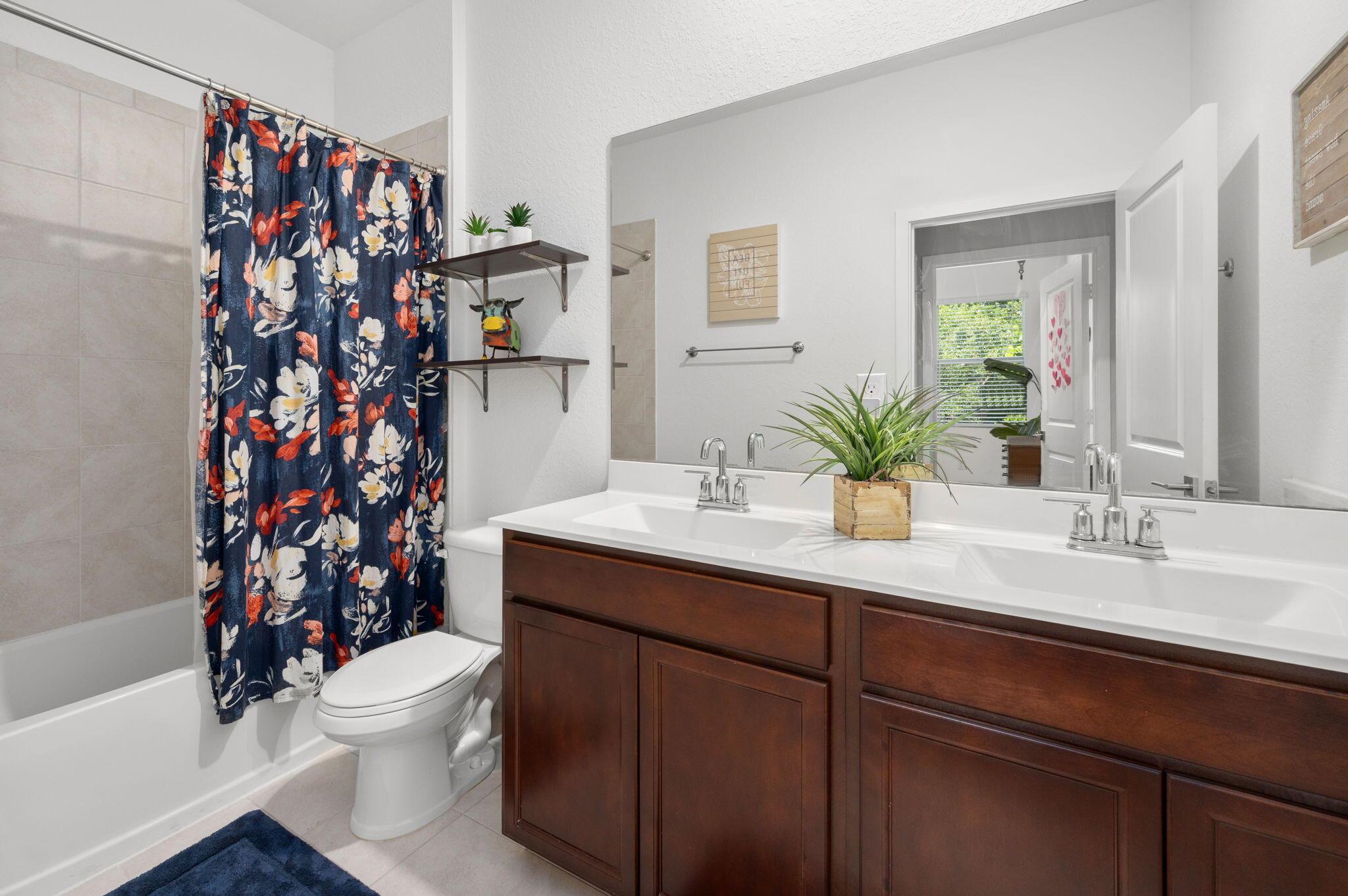 TOWN COMMONS PUD REPLAT - Residential Lease