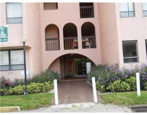 2/1 CONDO, FRESHLY PAINTED, VERY CLEAN, CONER UNIT, TILE THRU OUT, PRIVATE PATIO OVER LOOKING GOLF COURSE, WALK IN CLOSET, LARGE BEDROOMS, PLENTY NATURAL LIGHT.