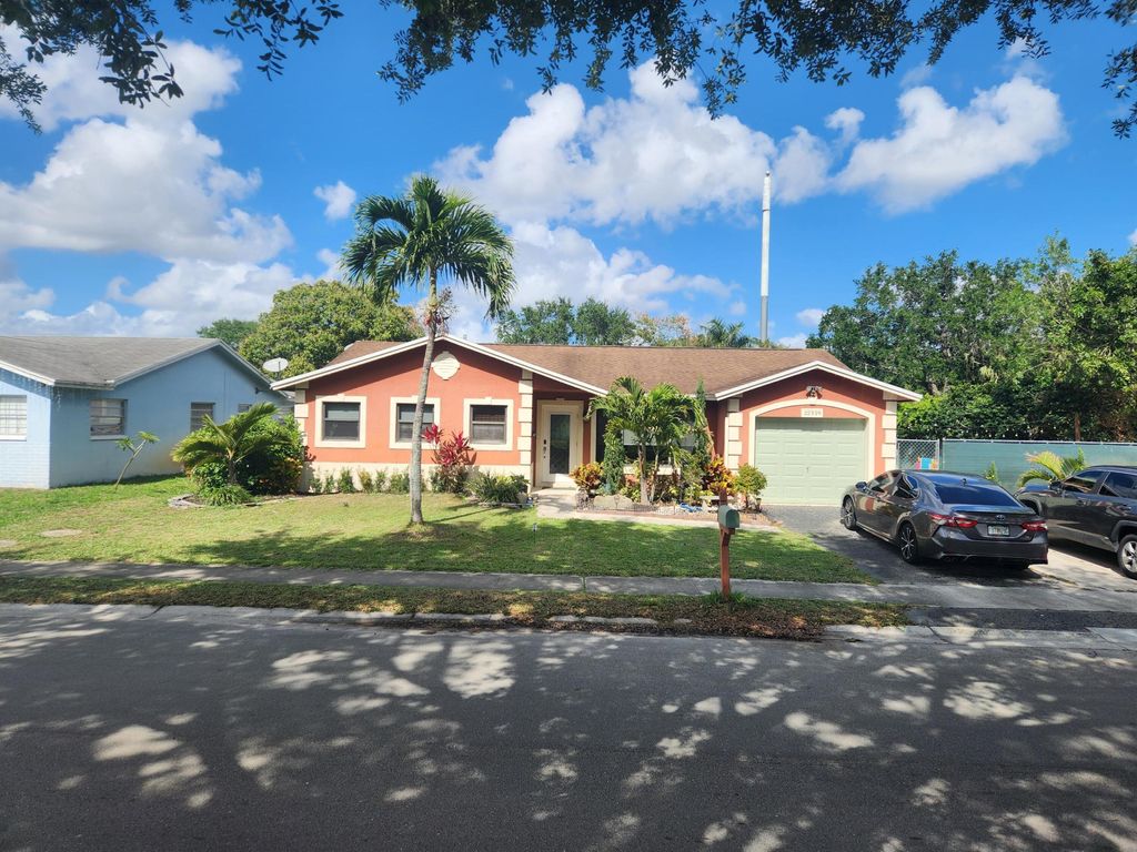 Photo of 22504 SW 65th Avenue, Boca Raton, FL 33428 (MLS # B26017083)