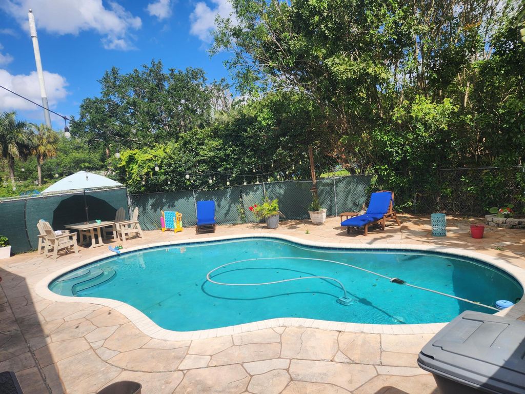 Photo of 22504 SW 65th Avenue, Boca Raton, FL 33428 (MLS # B26017083)