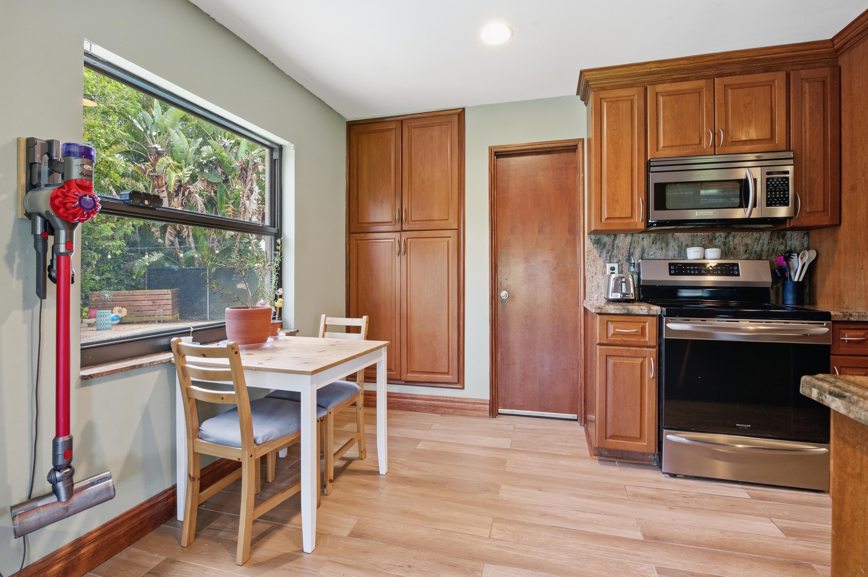 SANDALFOOT COVE SEC 3 - Residential