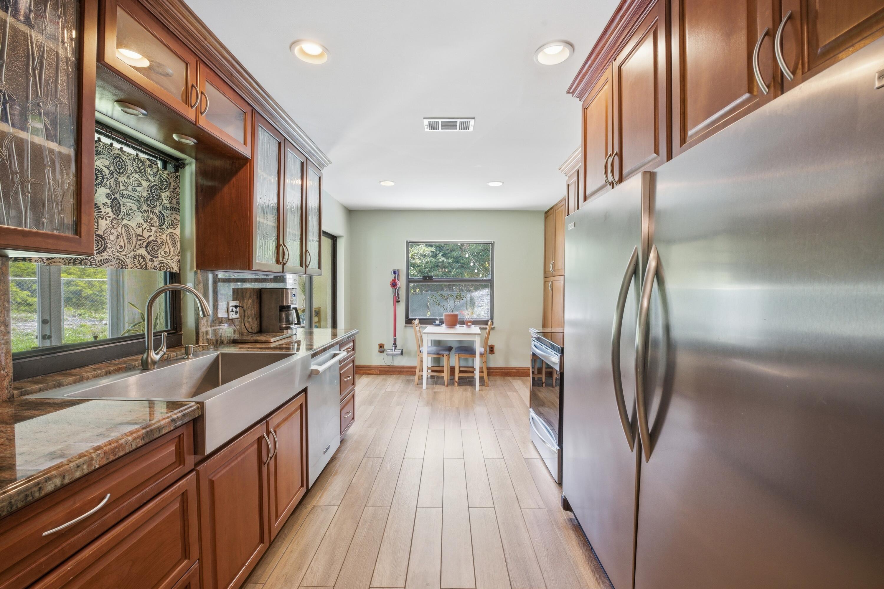 SANDALFOOT COVE SEC 3 - Residential