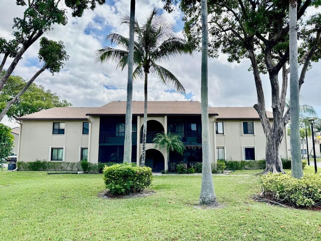 Photo of 520 Shady Pine Way #B1, Greenacres, FL 33415 (MLS # B26022021)