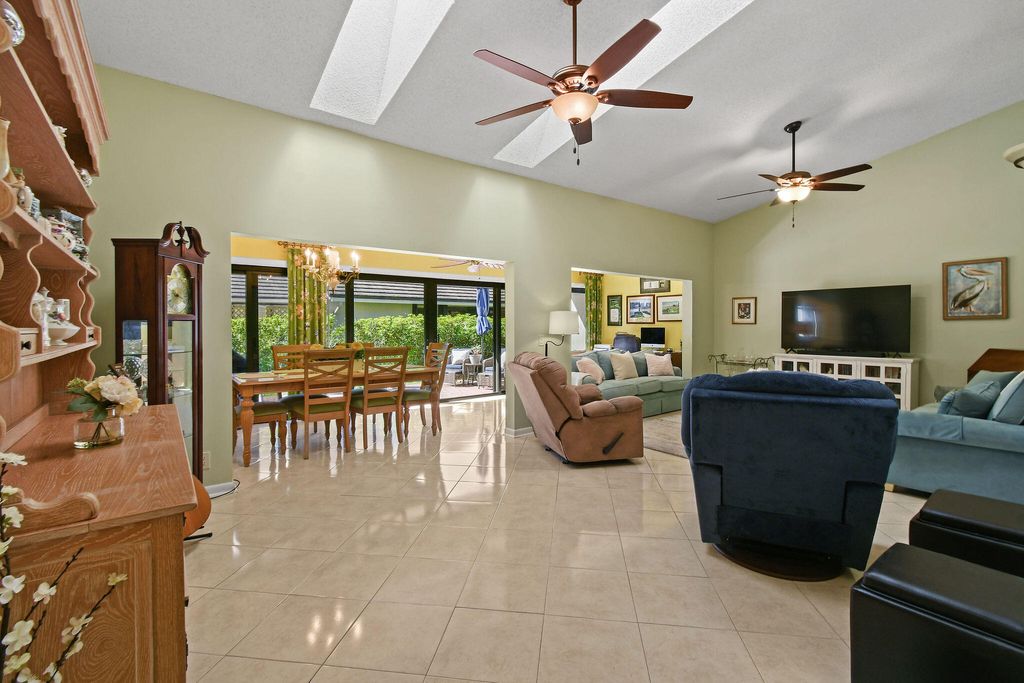 Photo of 704 Kintyre Terrace, Palm Beach Gardens, FL 33418 (MLS # R11069040)