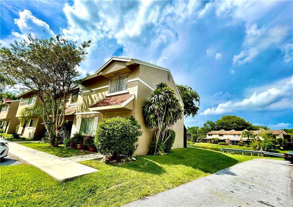 Photo of 1211 Sussex Dr #1211, North Lauderdale, FL 33068 (MLS # F10289496)