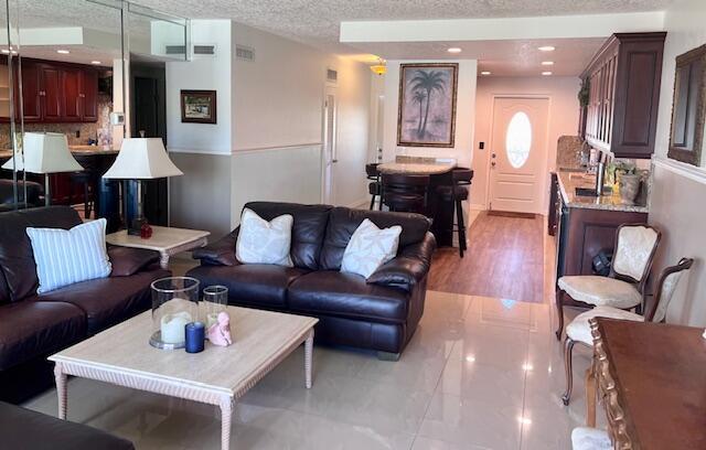 RIVER HOUSE TERRACE CONDO - Residential Lease