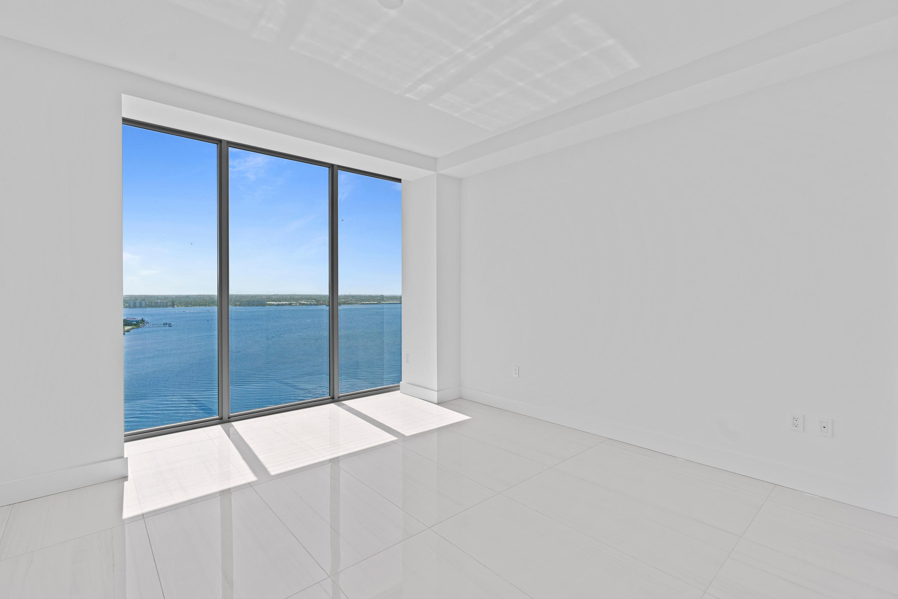 5000 NORTH OCEAN Condo - Residential