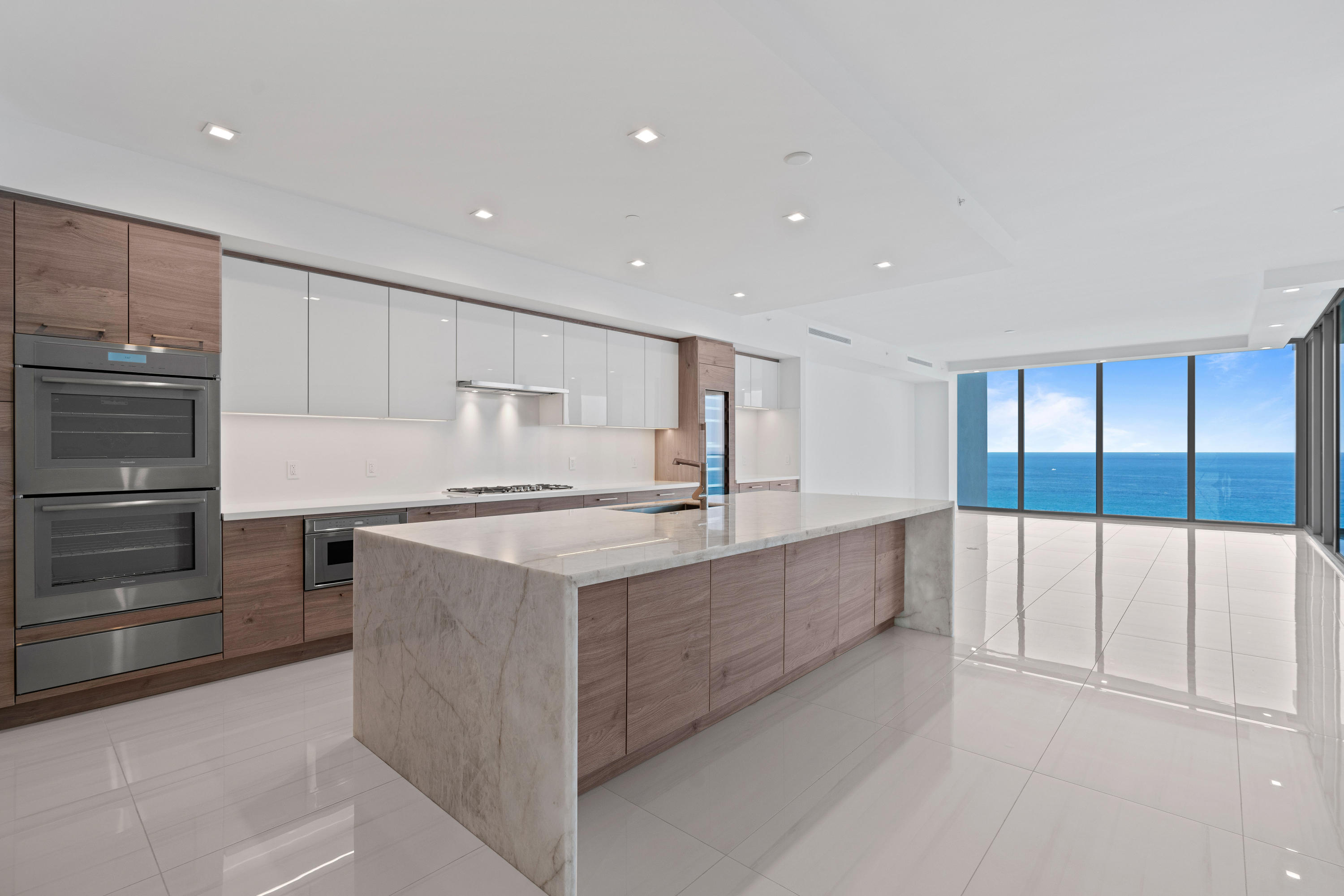 5000 NORTH OCEAN Condo - Residential