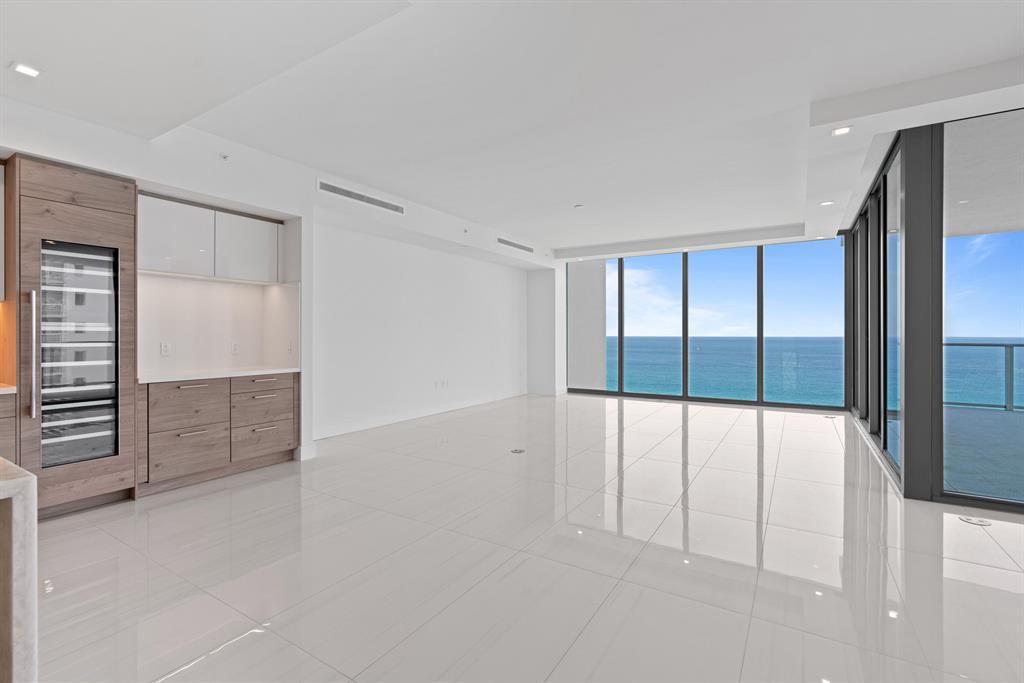5000 NORTH OCEAN Condo - Residential