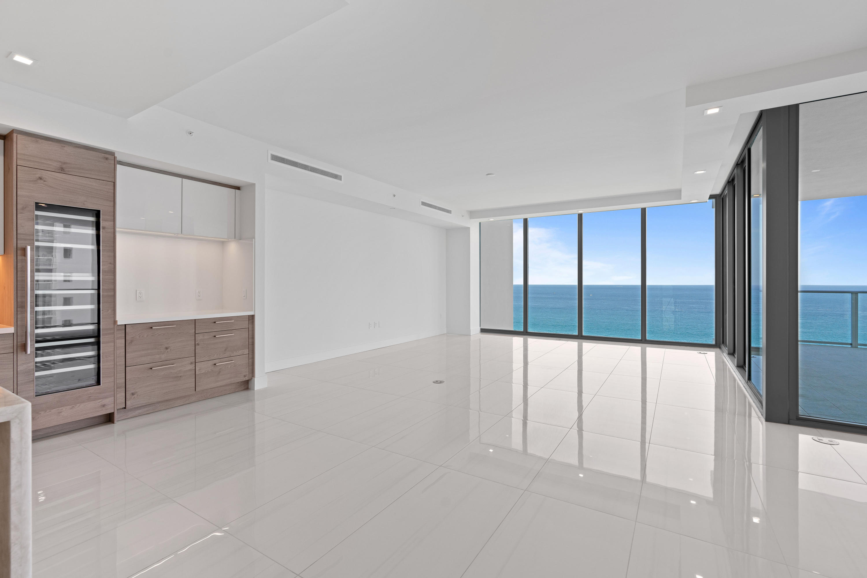 5000 NORTH OCEAN Condo - Residential