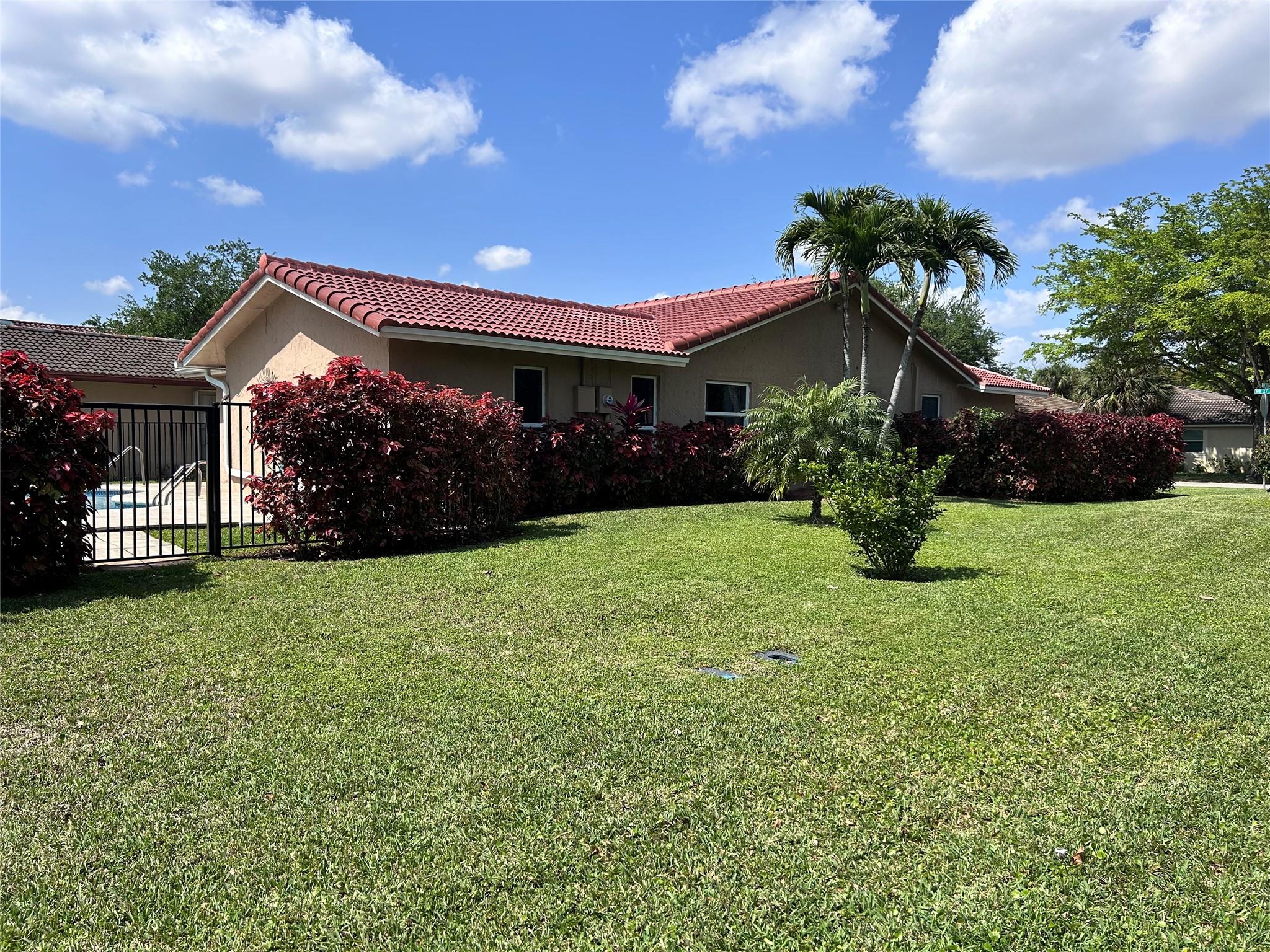 Coral Spgs Country Club W - Residential