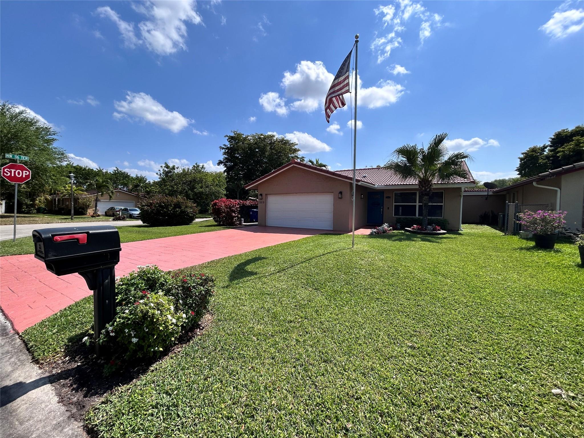 Coral Spgs Country Club W - Residential