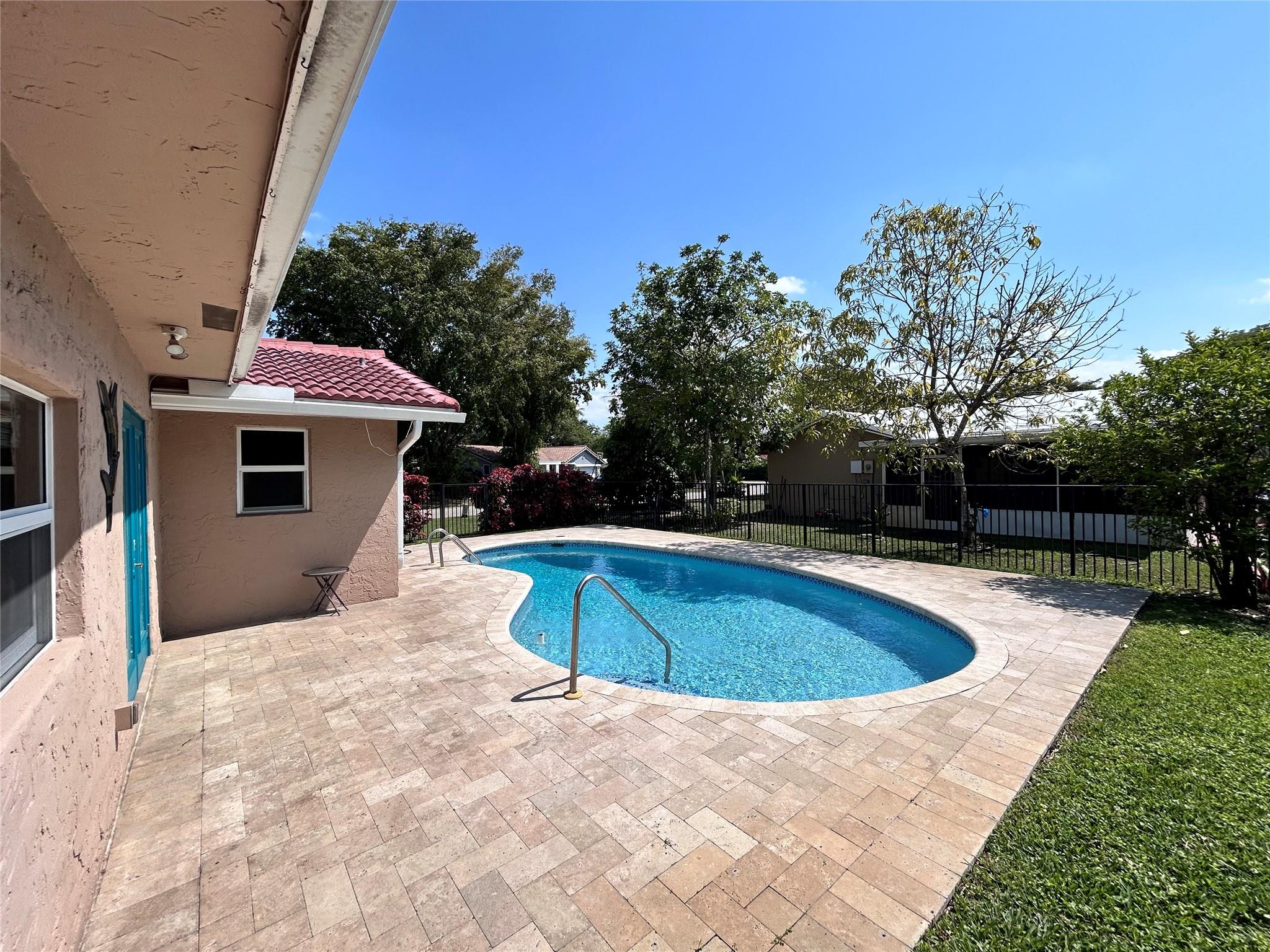 Coral Spgs Country Club W - Residential