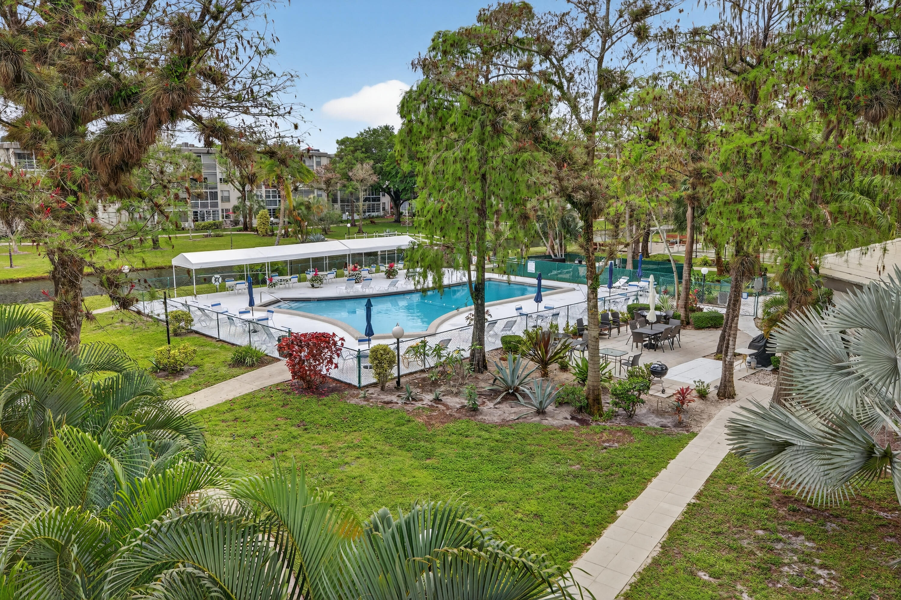 CYPRESS CHASE CONDOMINIUM - Residential