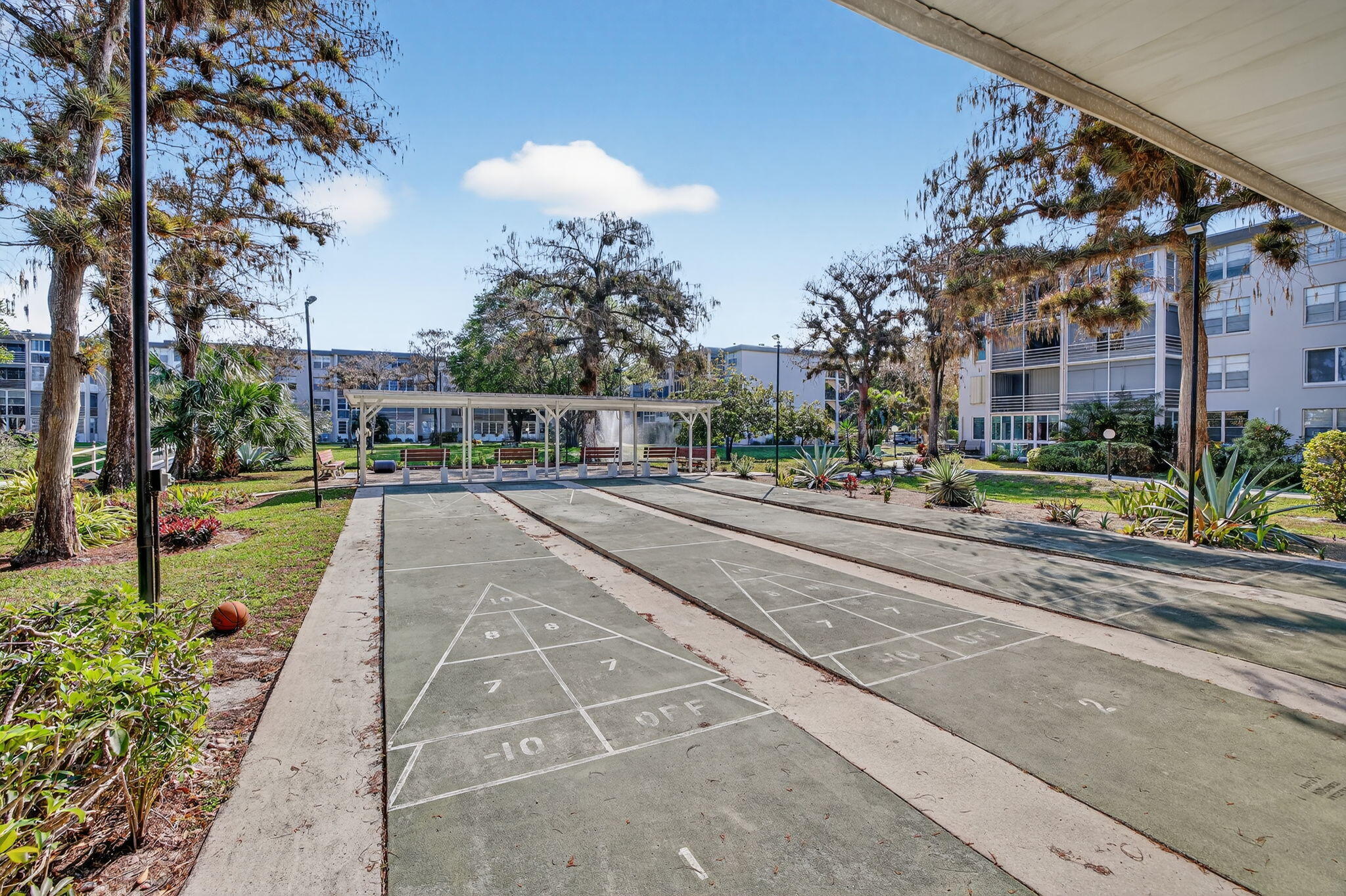 CYPRESS CHASE CONDOMINIUM - Residential