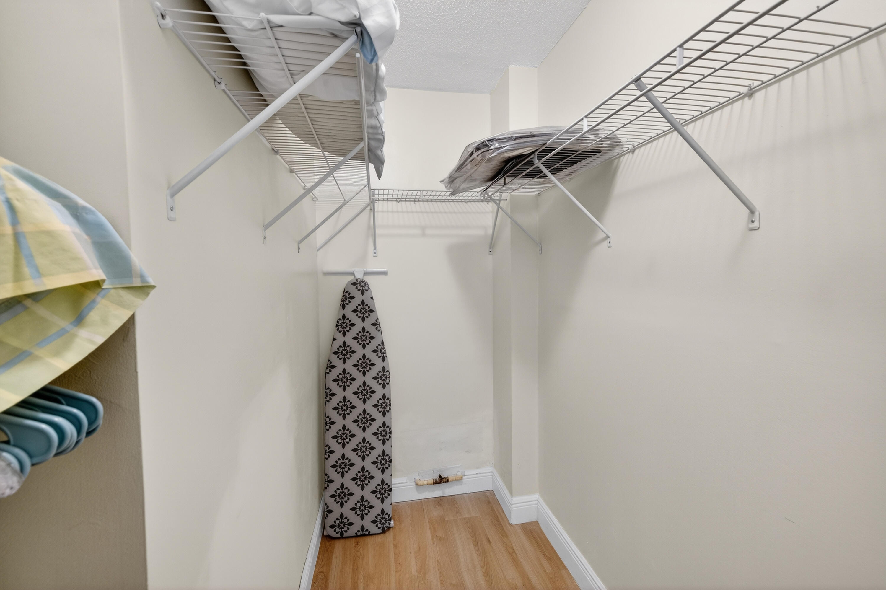 CYPRESS CHASE CONDOMINIUM - Residential