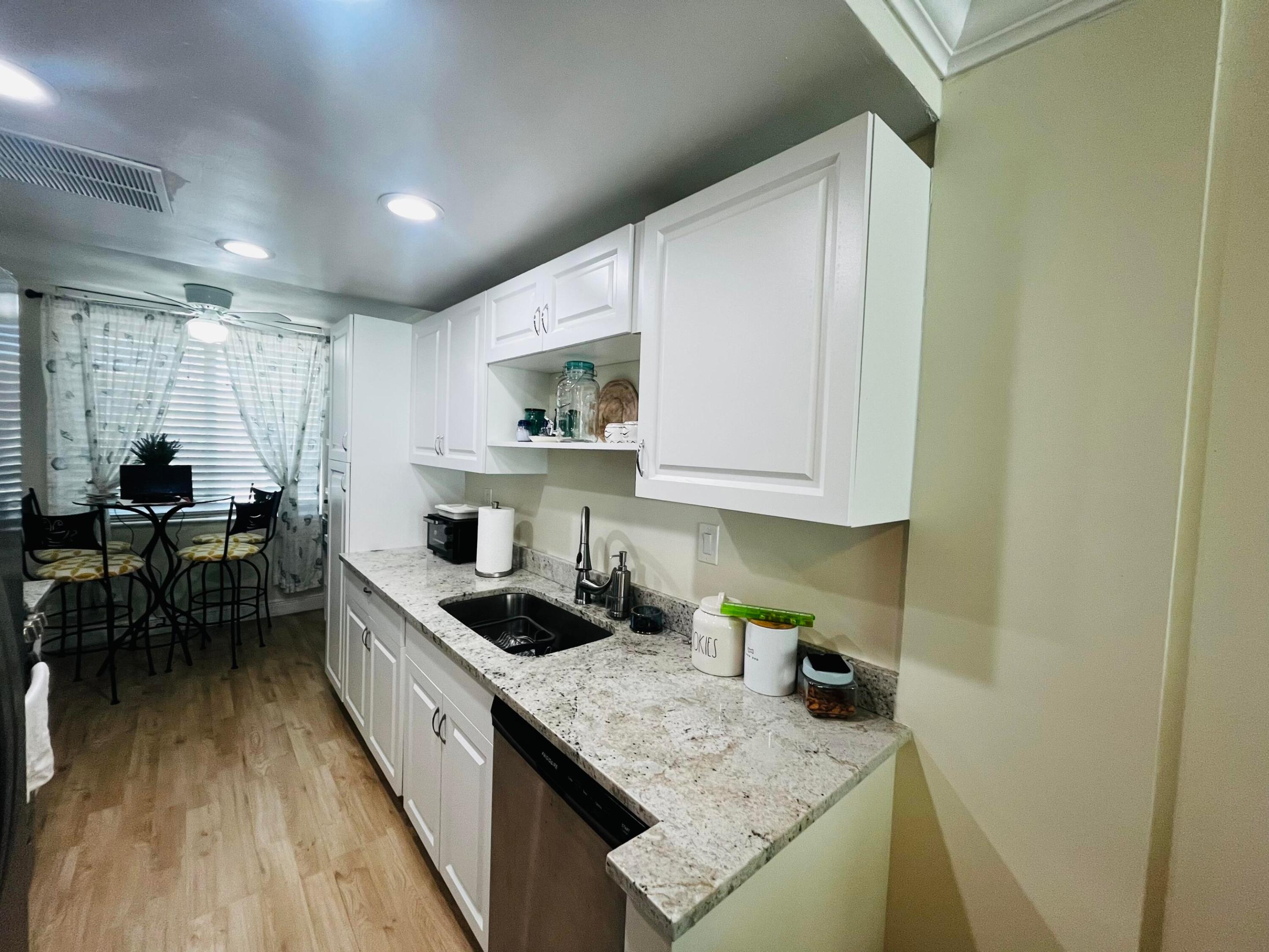 CYPRESS CHASE CONDOMINIUM - Residential