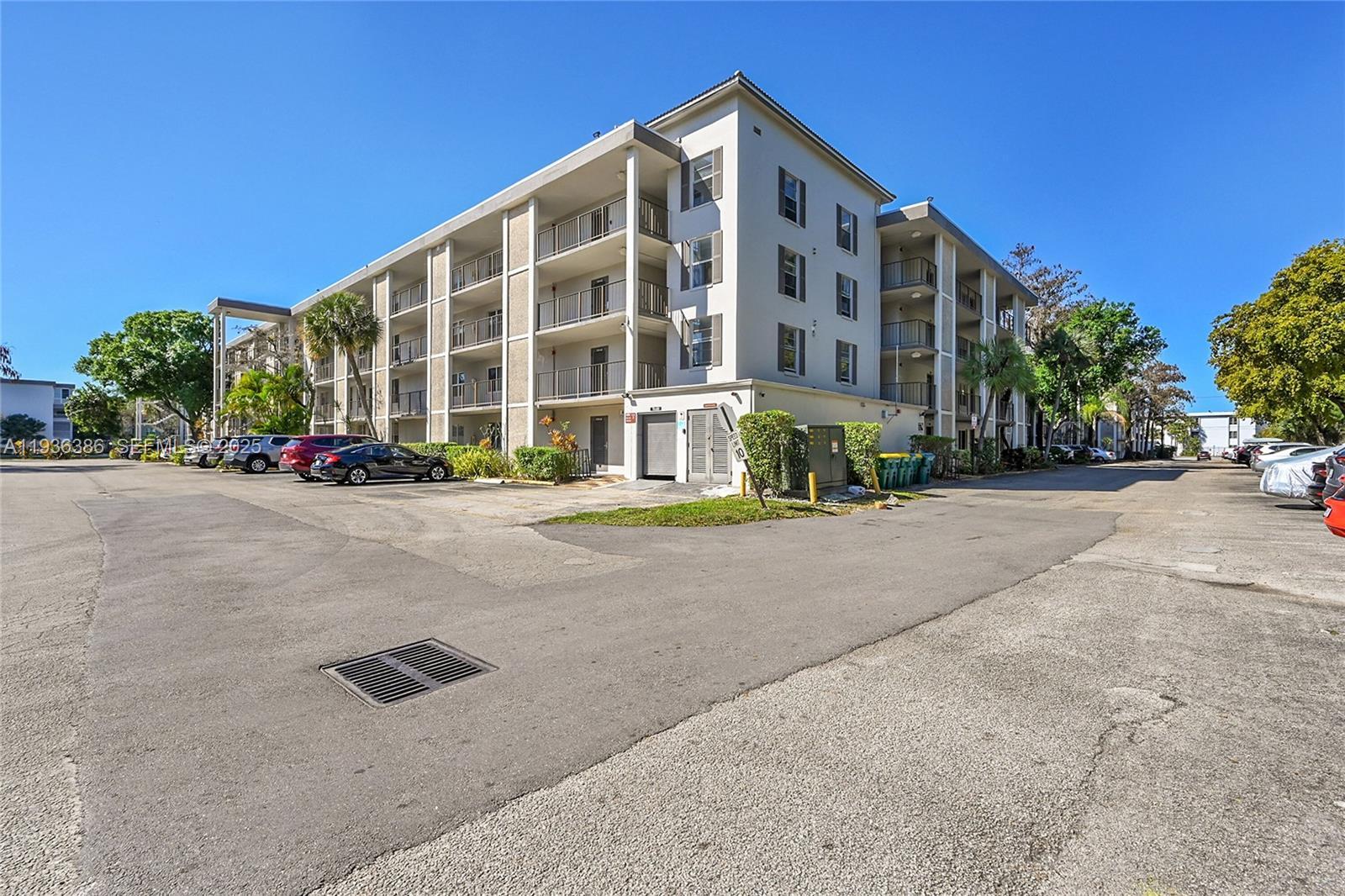 CYPRESS CHASE CONDOMINIUM - Residential