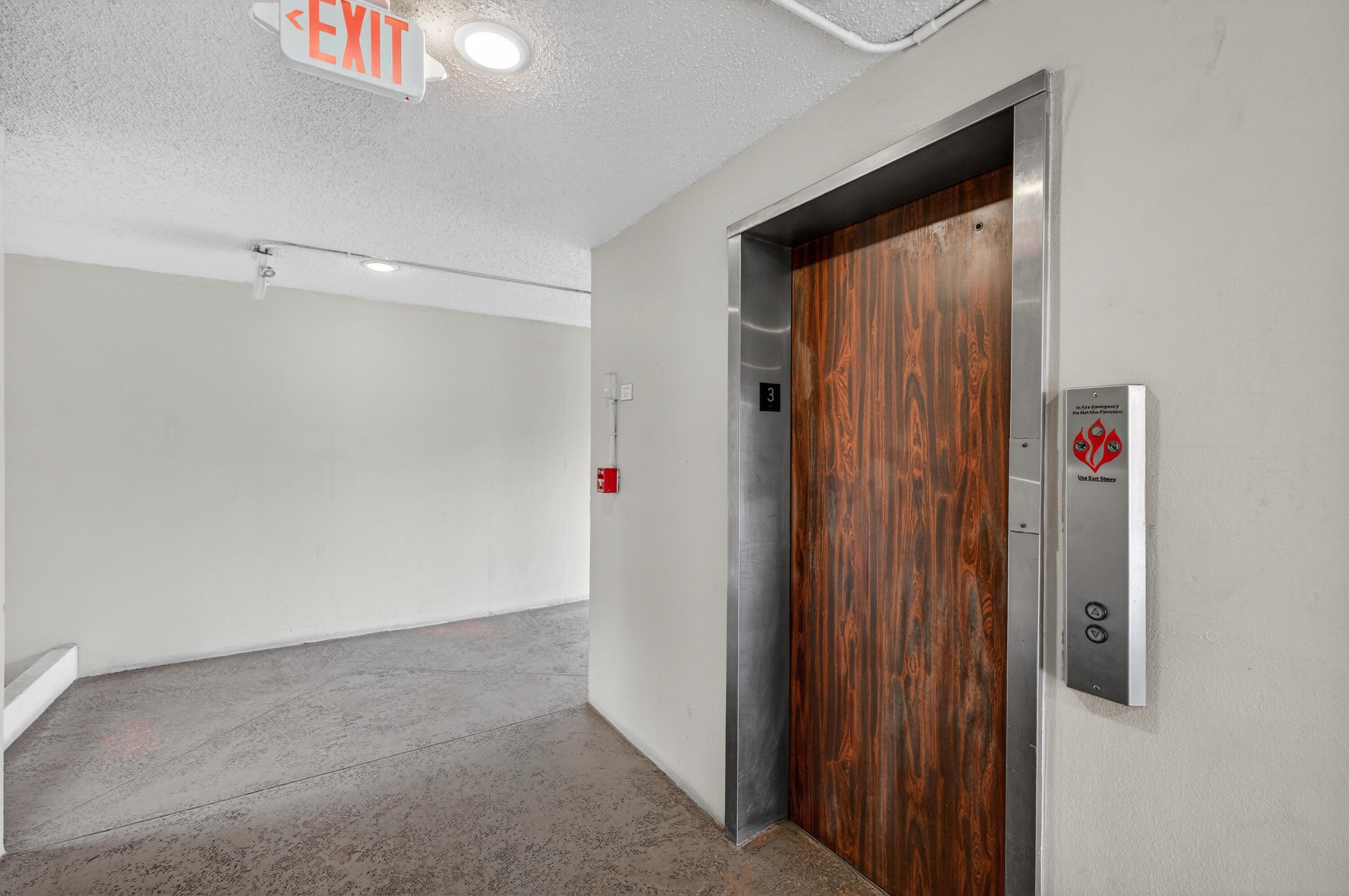 CYPRESS CHASE CONDOMINIUM - Residential