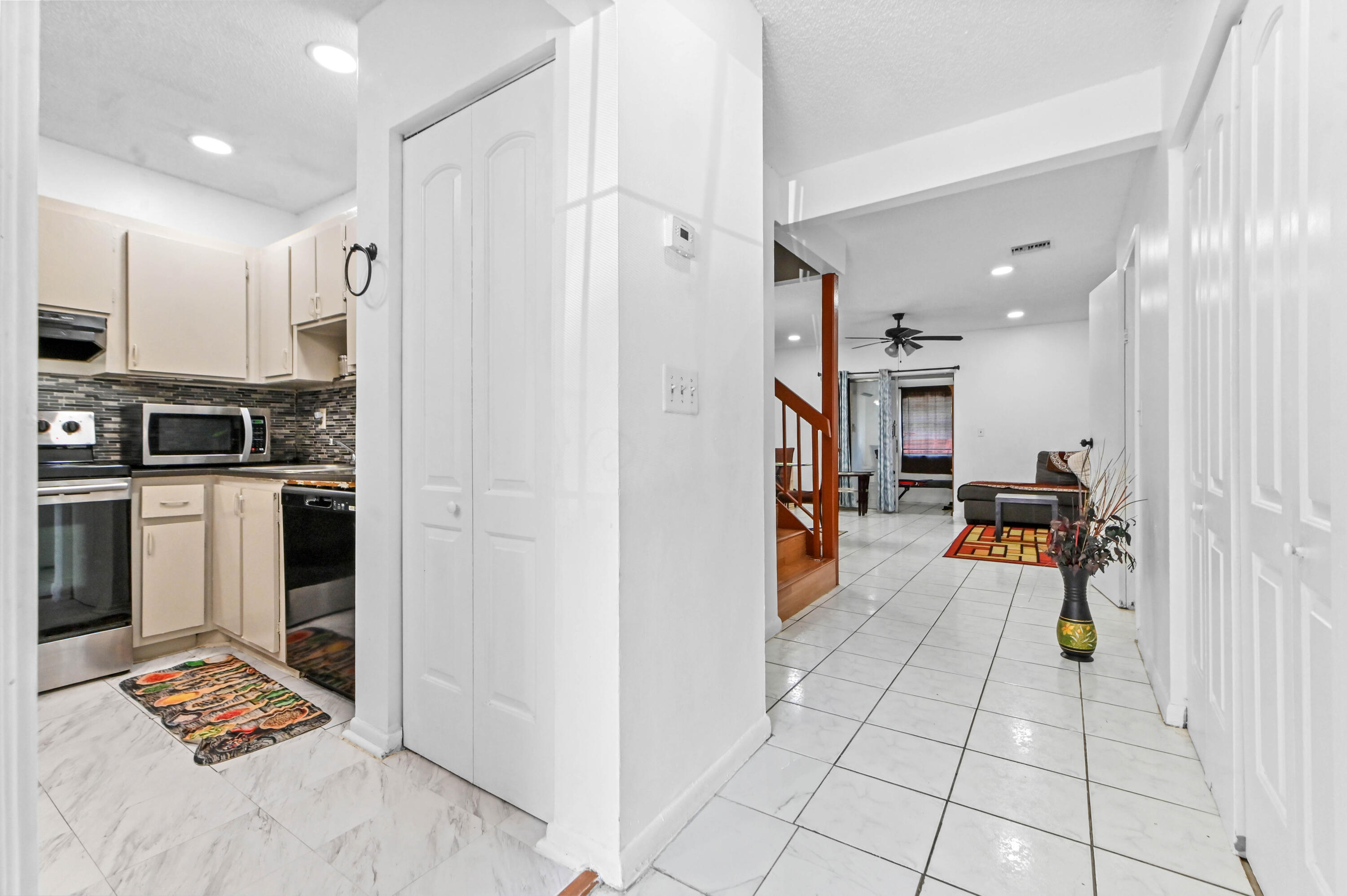 7904 SW 8th Street