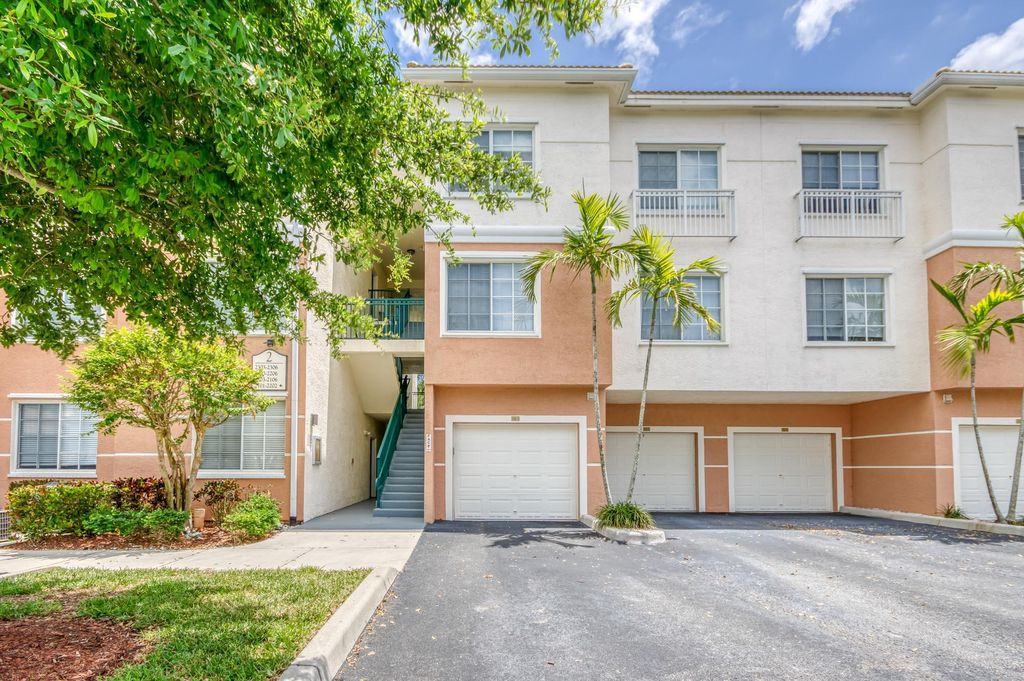 Photo of 2206 Myrtlewood Circle E, Palm Beach Gardens, FL 33418 (MLS # R11086887)