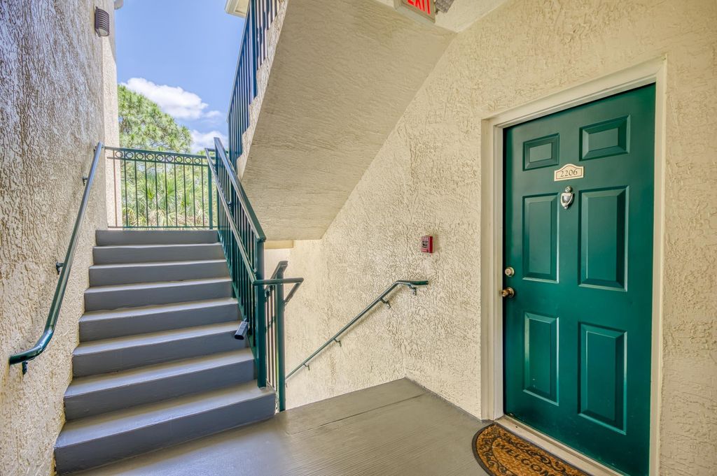 Photo of 2206 Myrtlewood Circle E, Palm Beach Gardens, FL 33418 (MLS # R11086887)