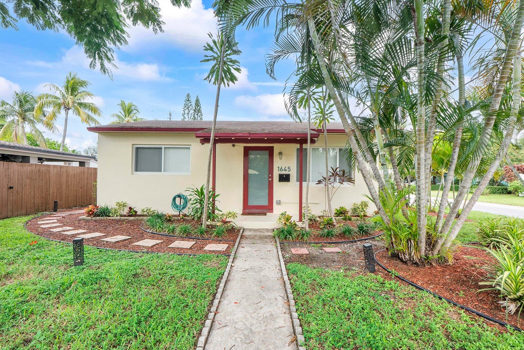 Photo of 1645 NE 16th Avenue, Fort Lauderdale, FL 33305 (MLS # B26083637)