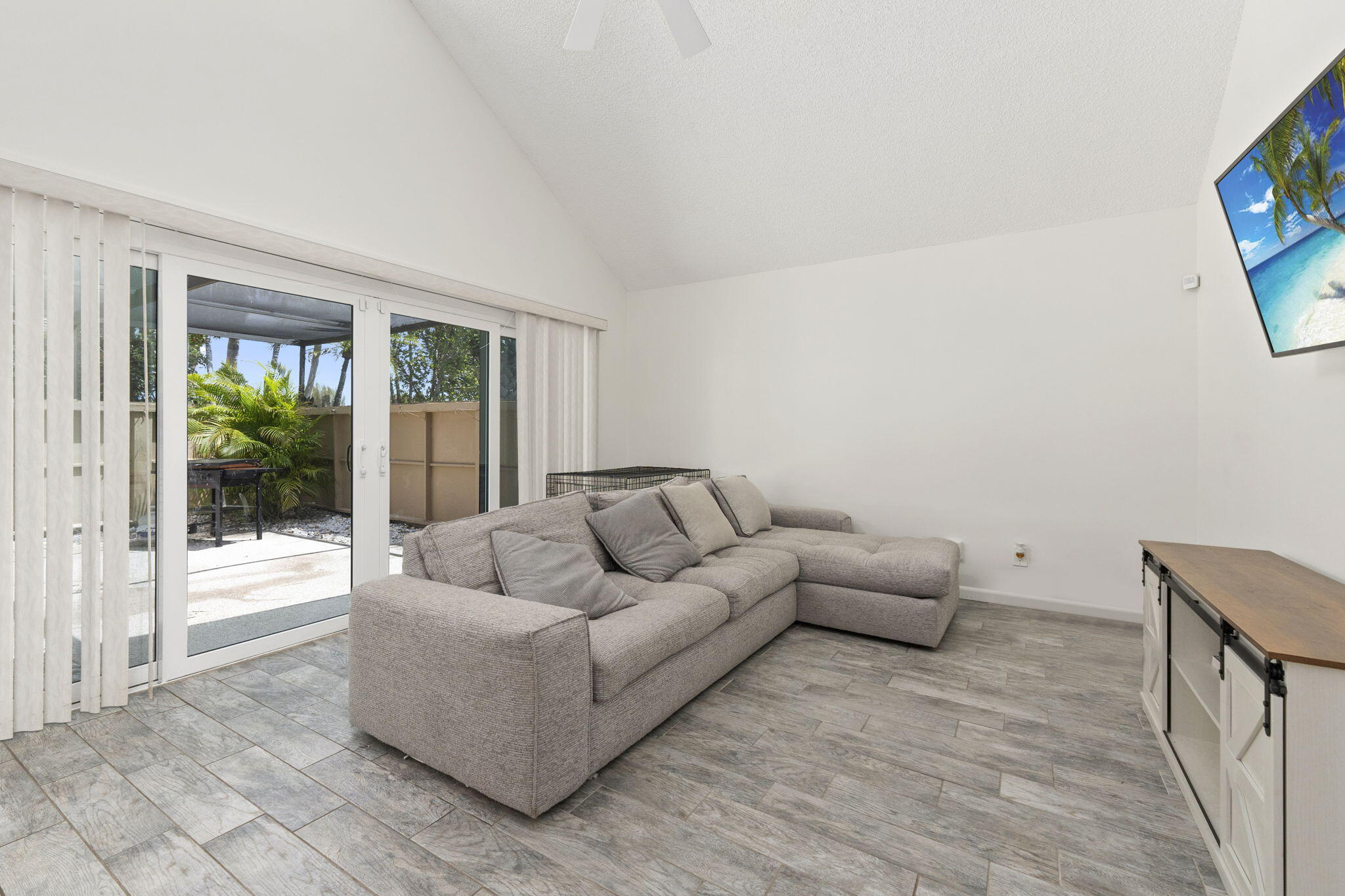 TARPON BAY VILLAS - Residential