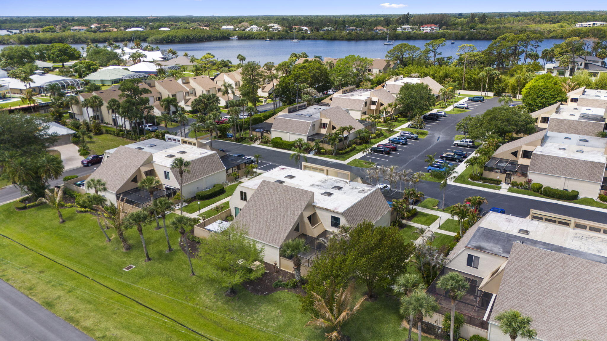 TARPON BAY VILLAS - Residential