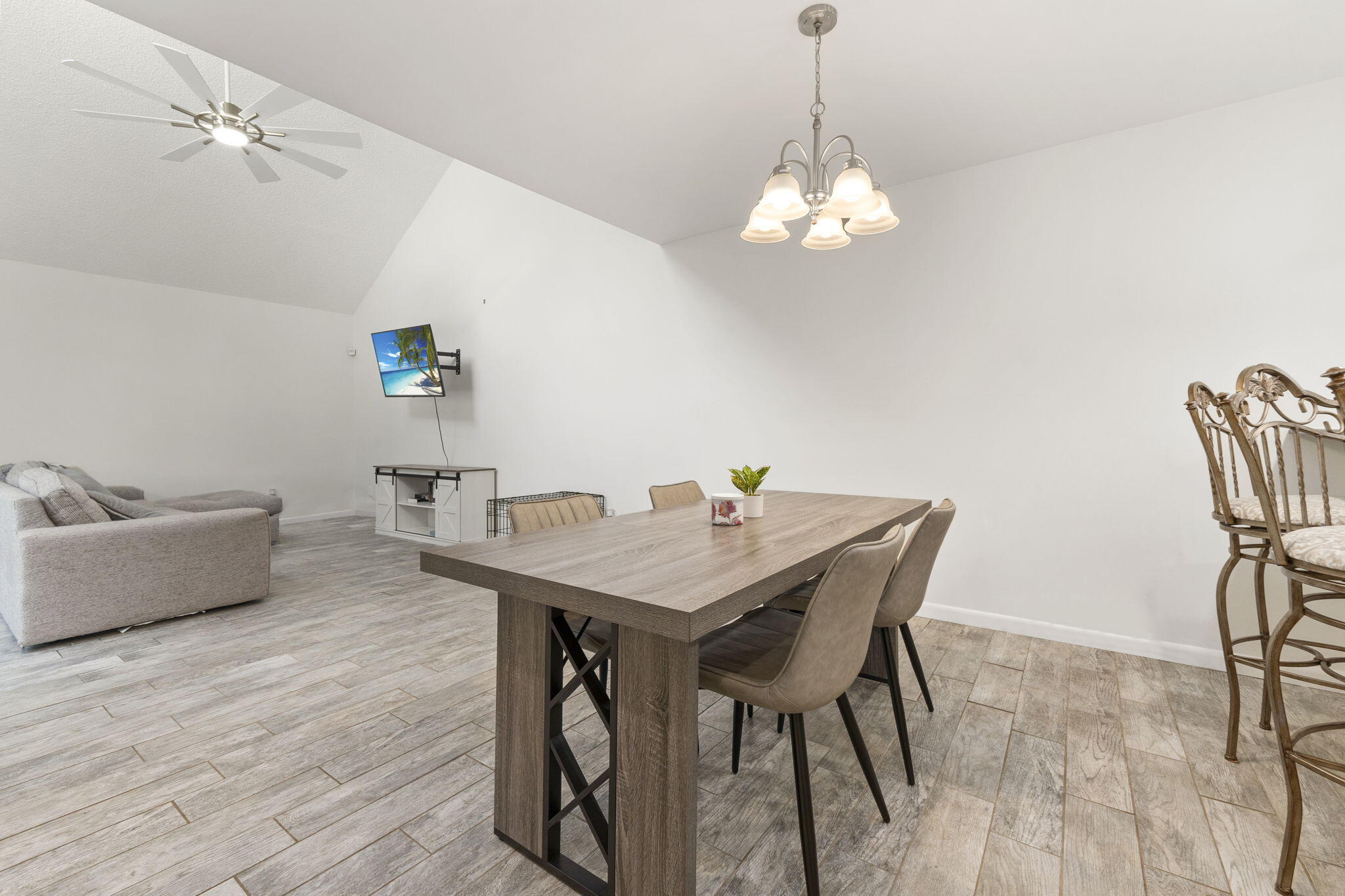 TARPON BAY VILLAS - Residential