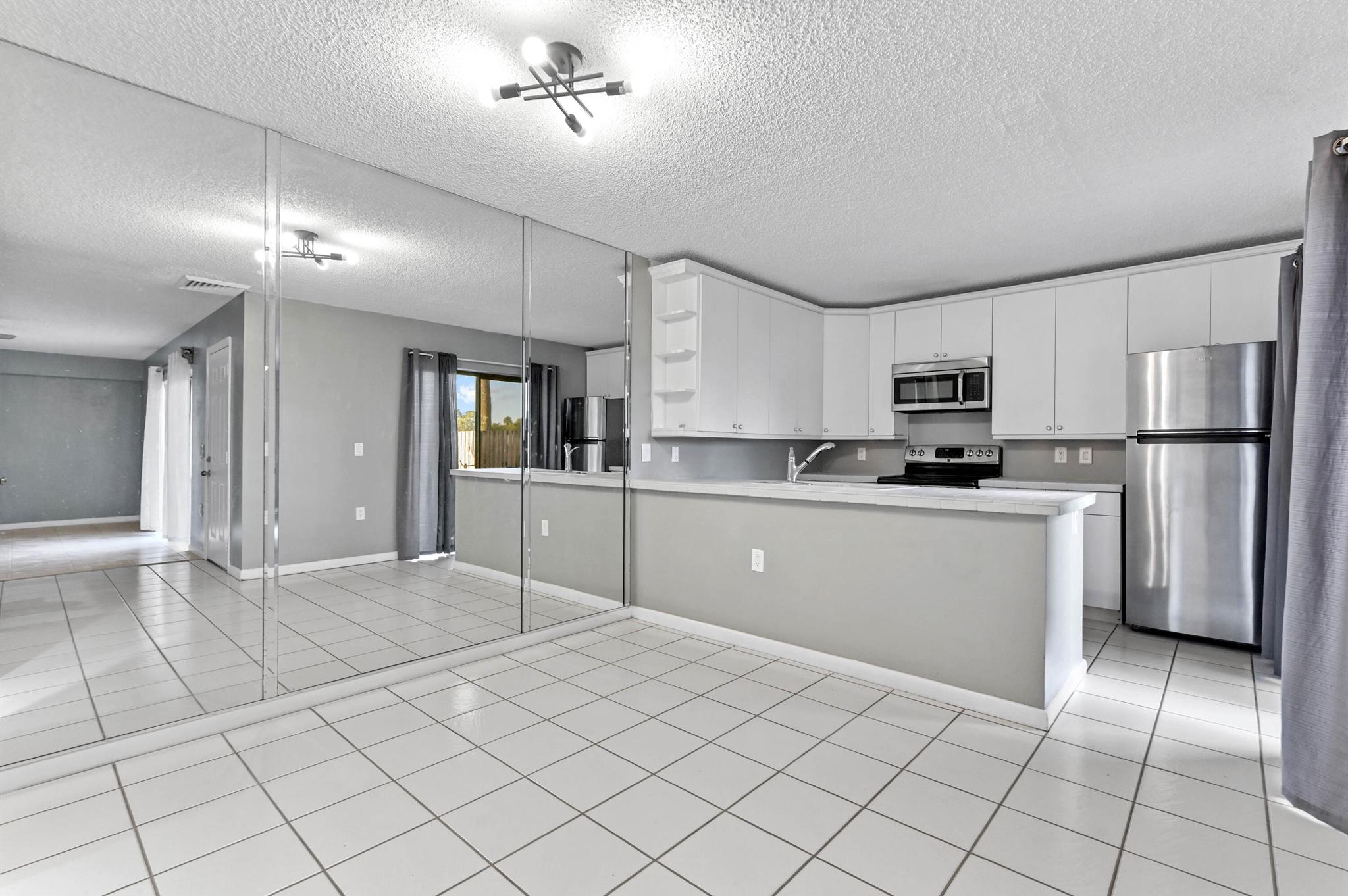 VILLAGE OF SANDALWOOD LAK - Residential Lease