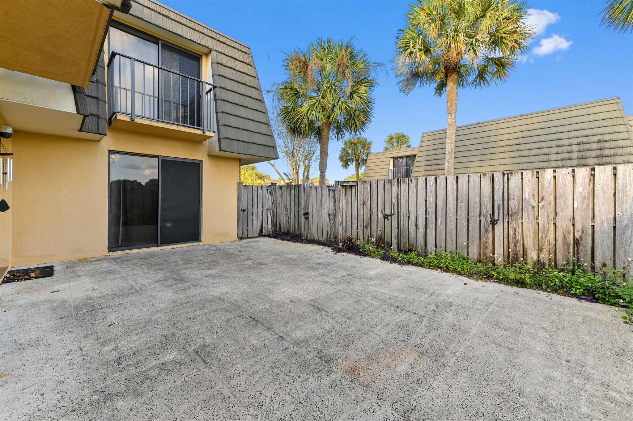 VILLAGE OF SANDALWOOD LAK - Residential Lease