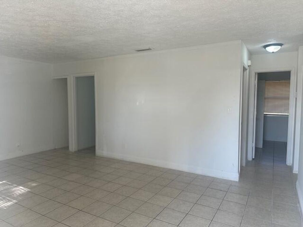 Photo of 922 S Lake Drive, Fort Pierce, FL 34982 (MLS # R11154981)