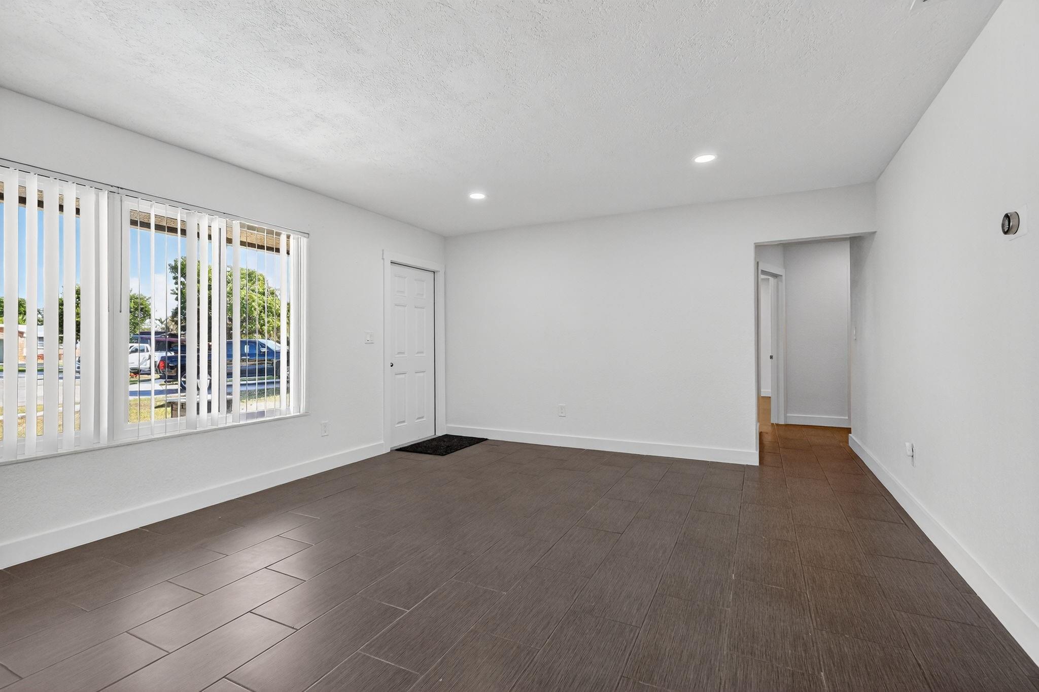 PASADENA LAKES SOUTH 75-4 - Residential