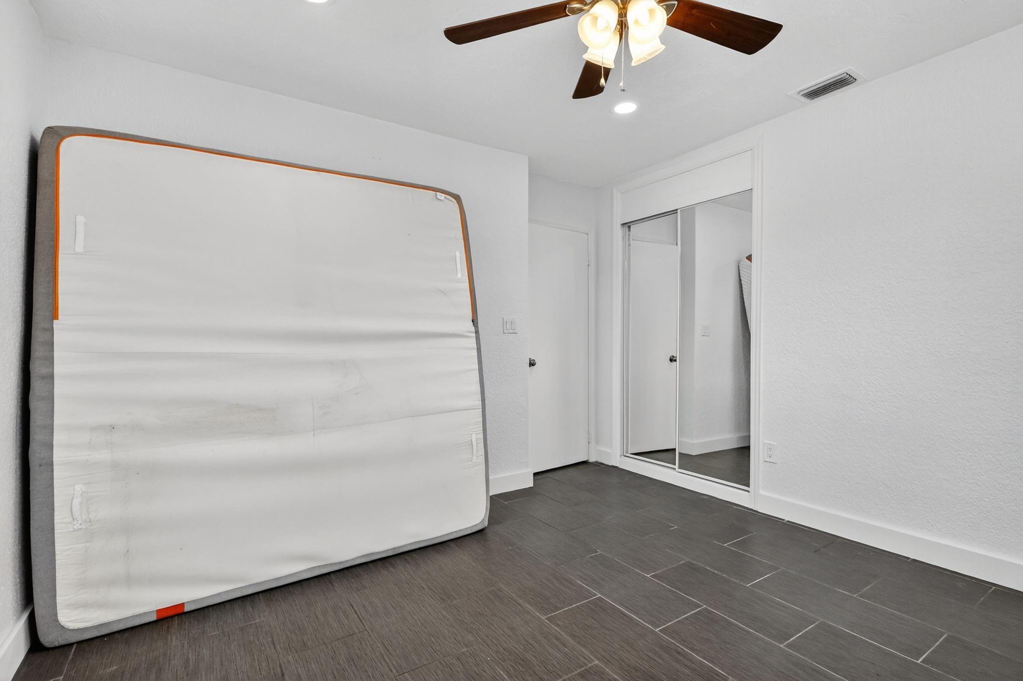 PASADENA LAKES SOUTH 75-4 - Residential