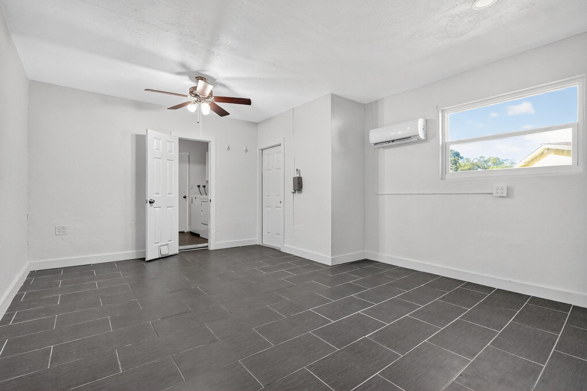 PASADENA LAKES SOUTH 75-4 - Residential