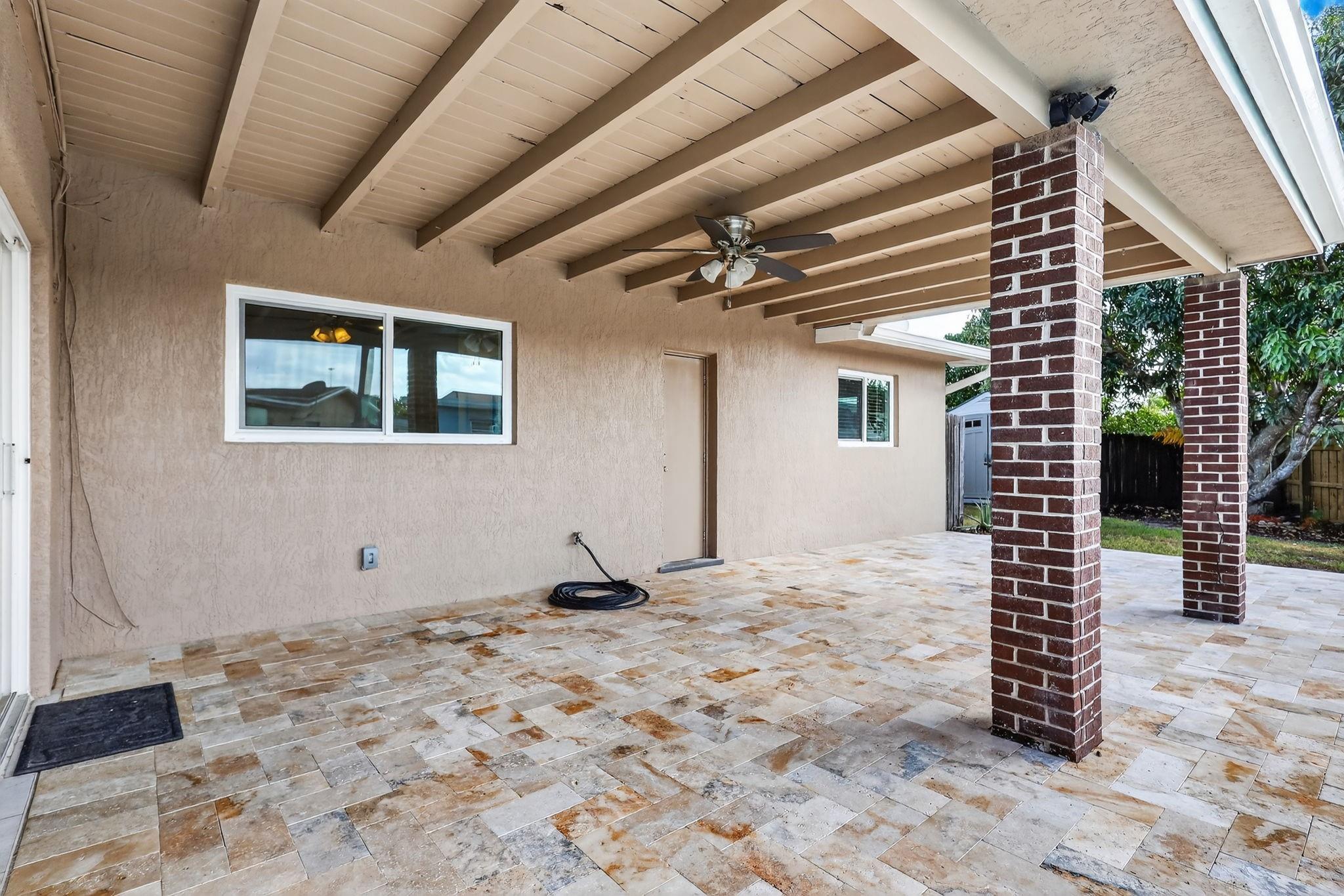 PASADENA LAKES SOUTH 75-4 - Residential