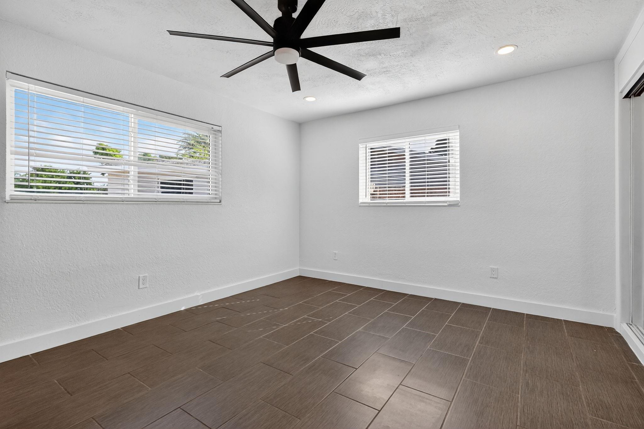 PASADENA LAKES SOUTH 75-4 - Residential