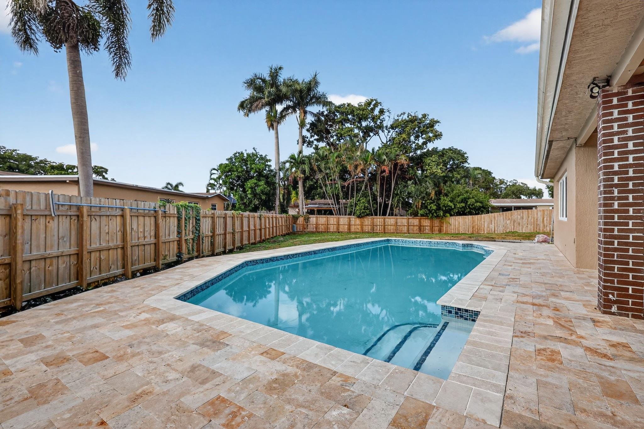 PASADENA LAKES SOUTH 75-4 - Residential