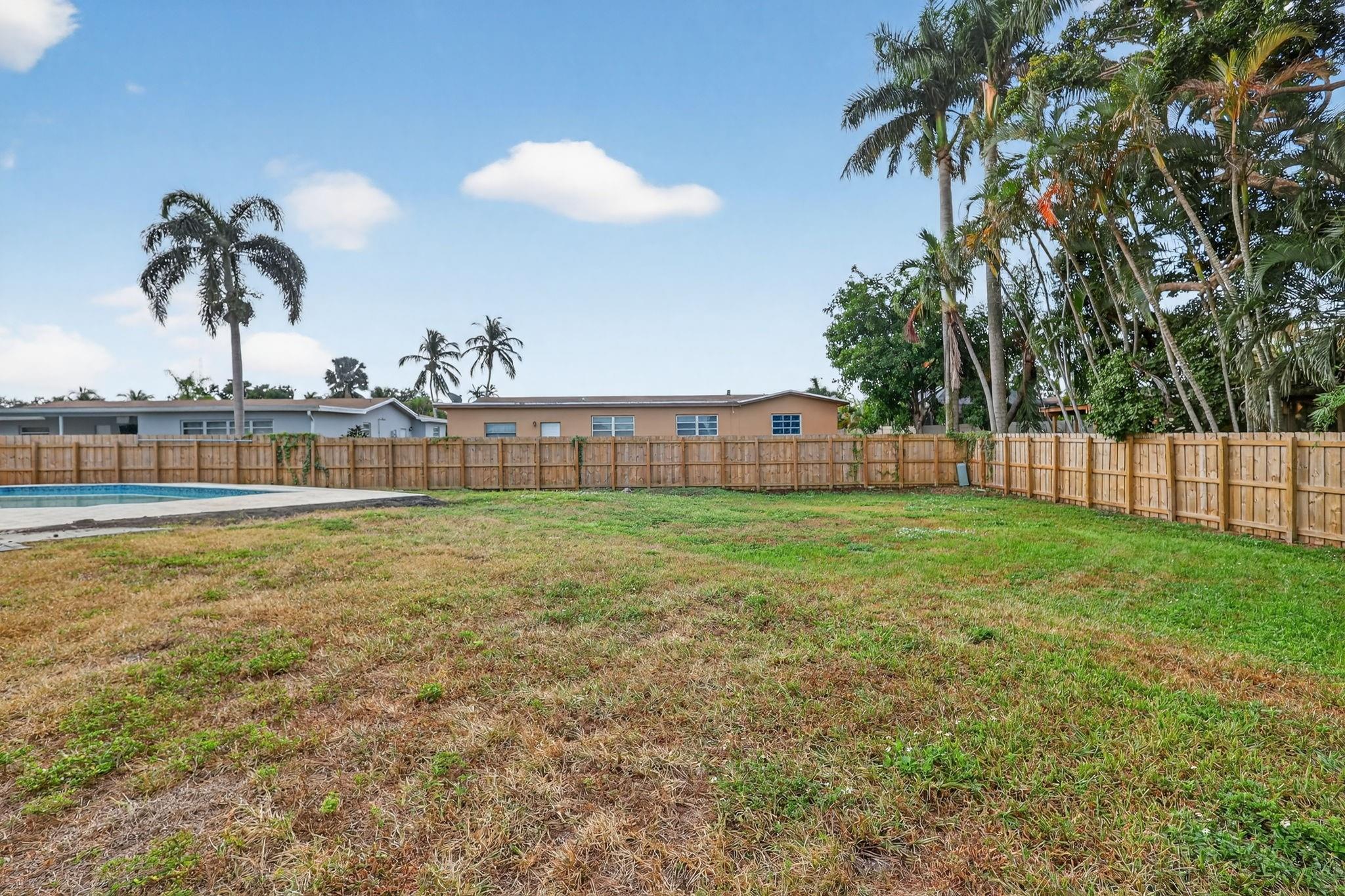 PASADENA LAKES SOUTH 75-4 - Residential