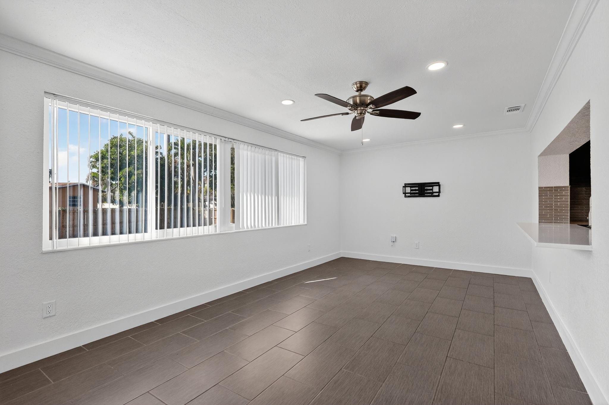 PASADENA LAKES SOUTH 75-4 - Residential