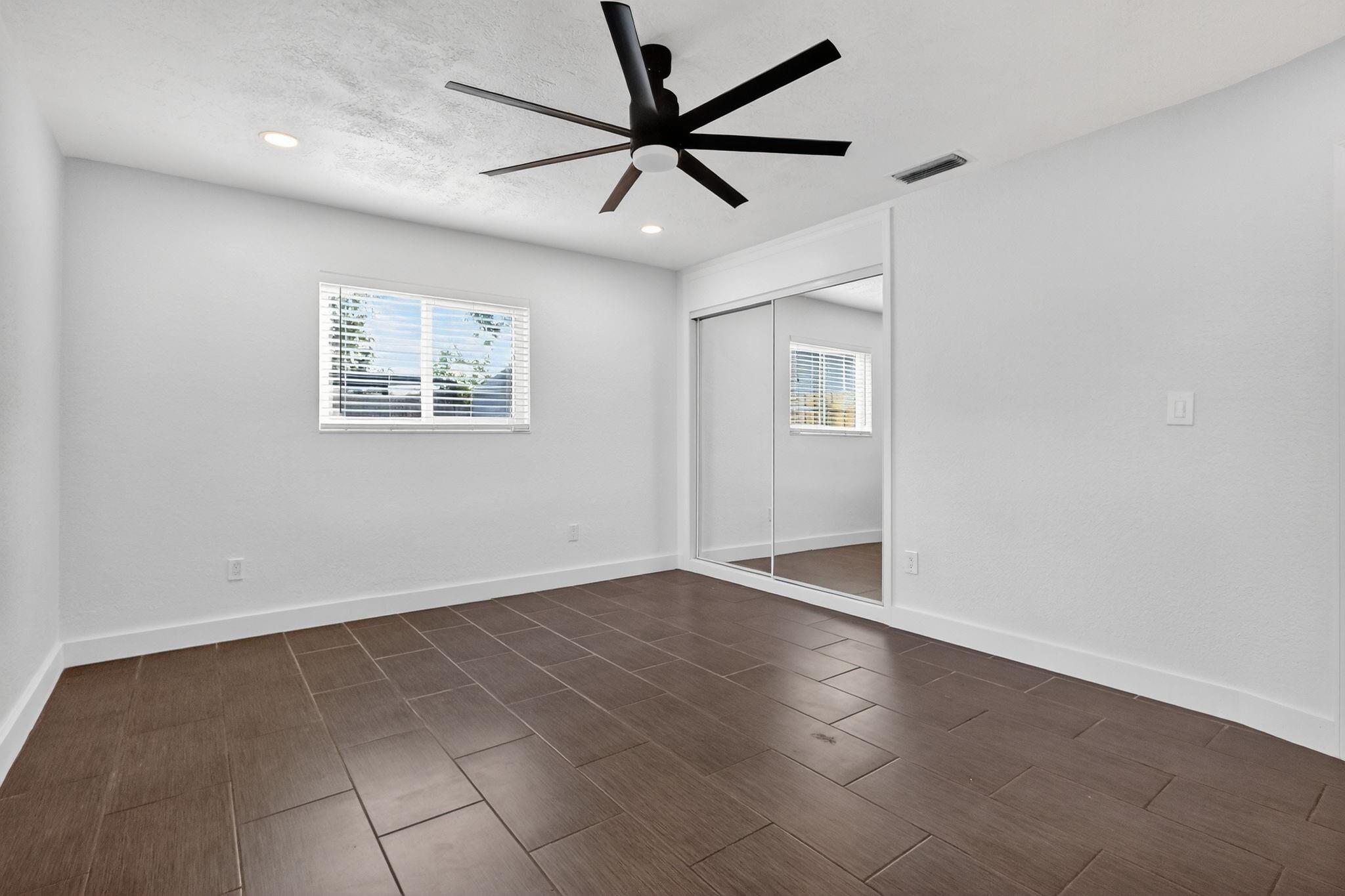 PASADENA LAKES SOUTH 75-4 - Residential