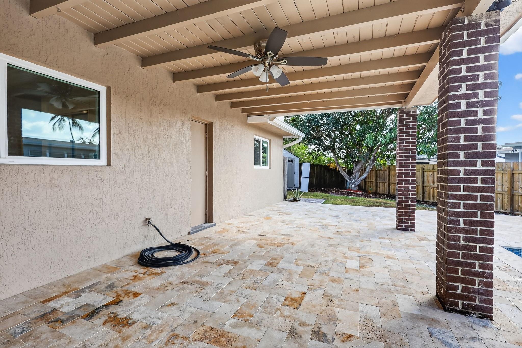 PASADENA LAKES SOUTH 75-4 - Residential