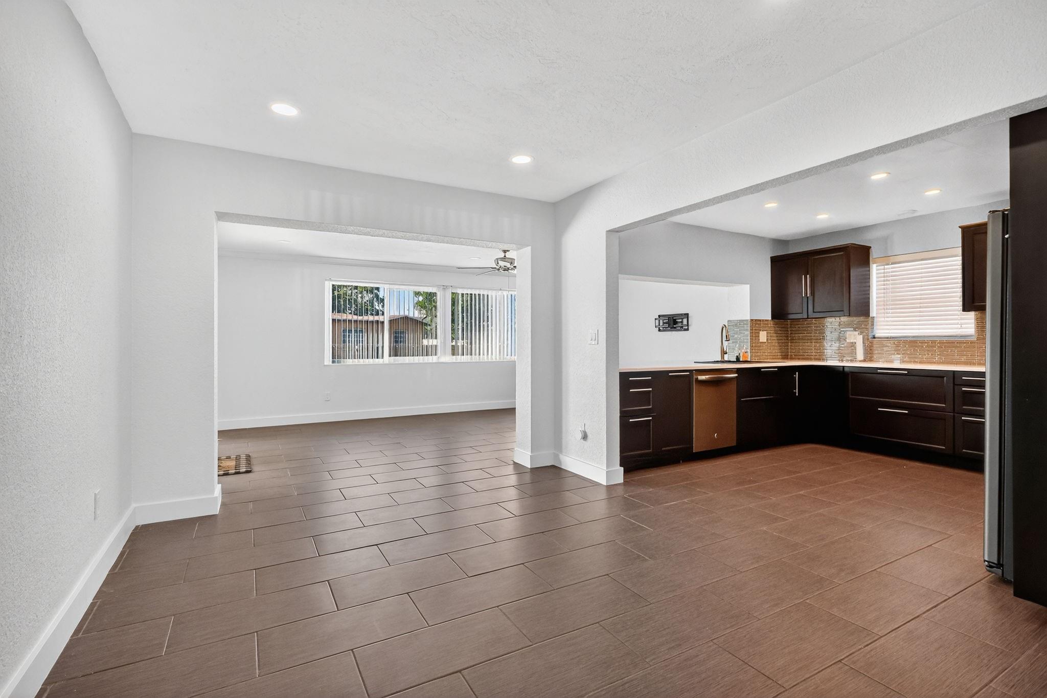 PASADENA LAKES SOUTH 75-4 - Residential