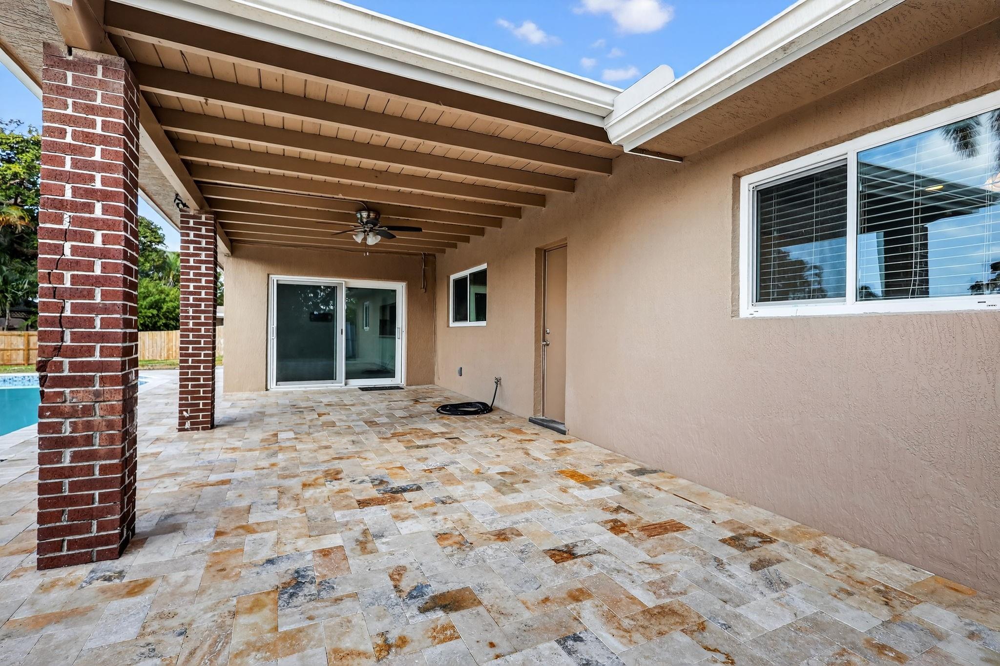 PASADENA LAKES SOUTH 75-4 - Residential