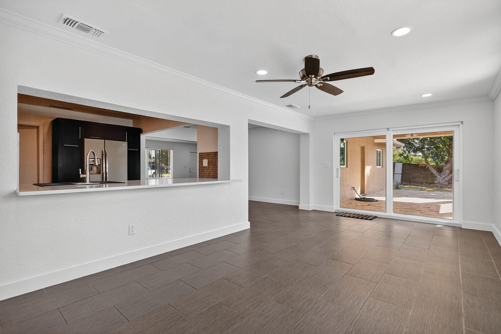 PASADENA LAKES SOUTH 75-4 - Residential