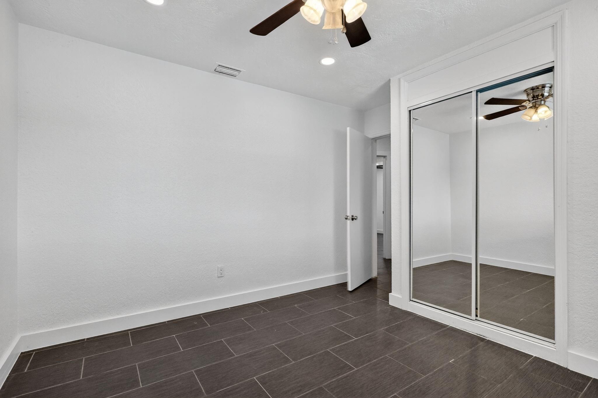 PASADENA LAKES SOUTH 75-4 - Residential