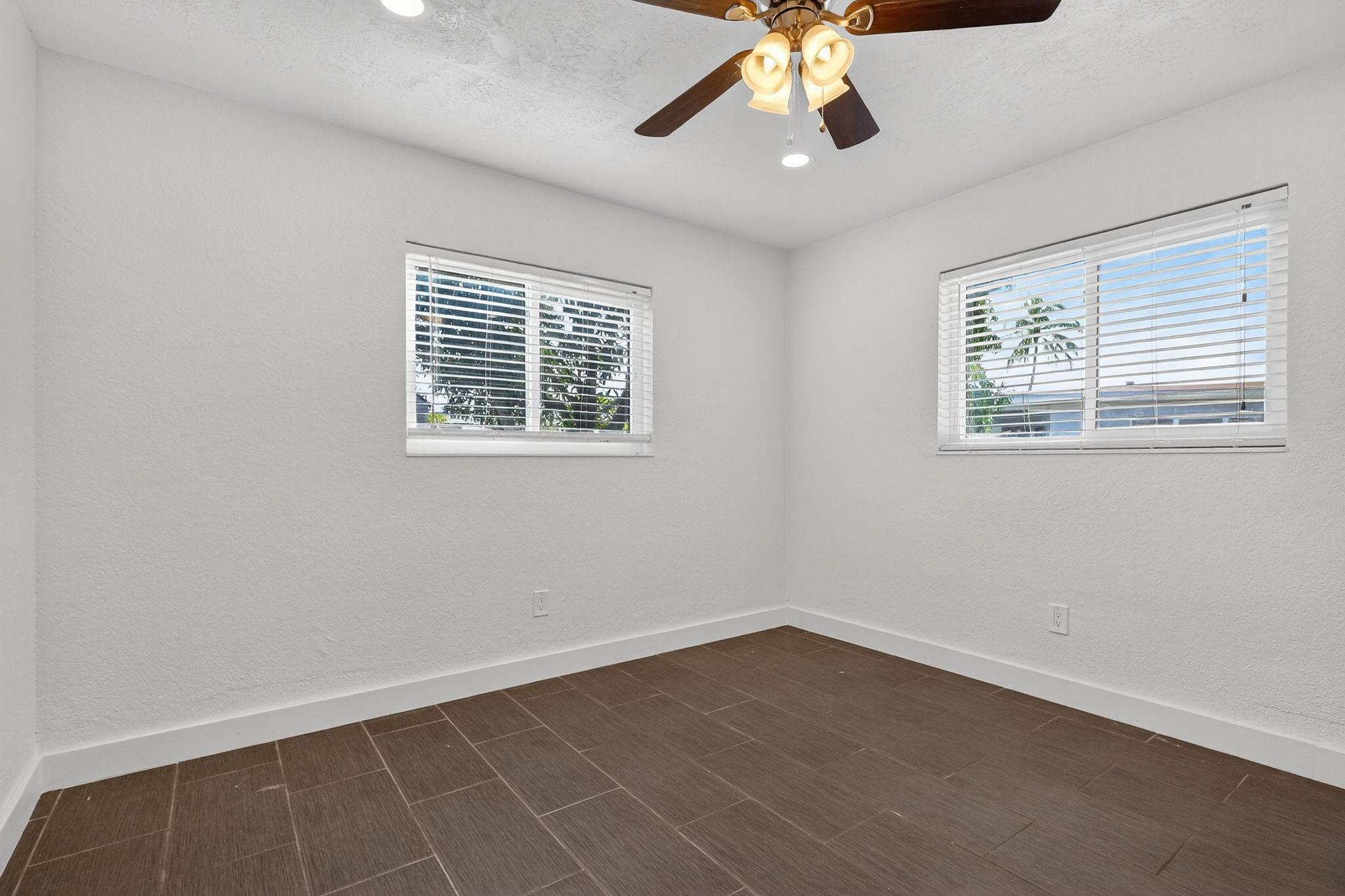 PASADENA LAKES SOUTH 75-4 - Residential