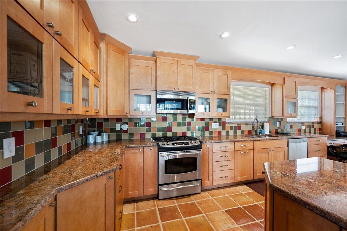 COLLEGE PARK - Residential Lease