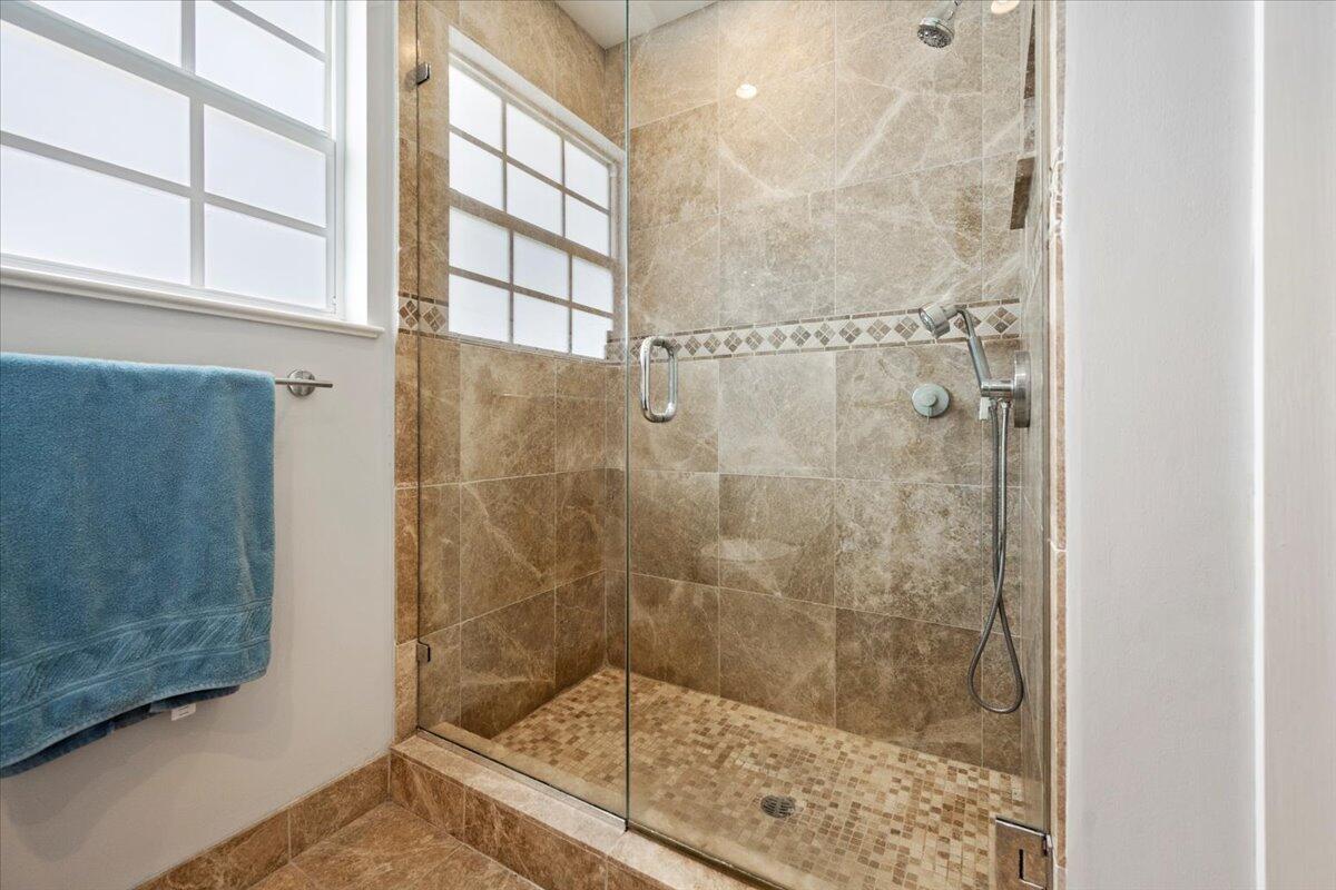 COLLEGE PARK - Residential Lease